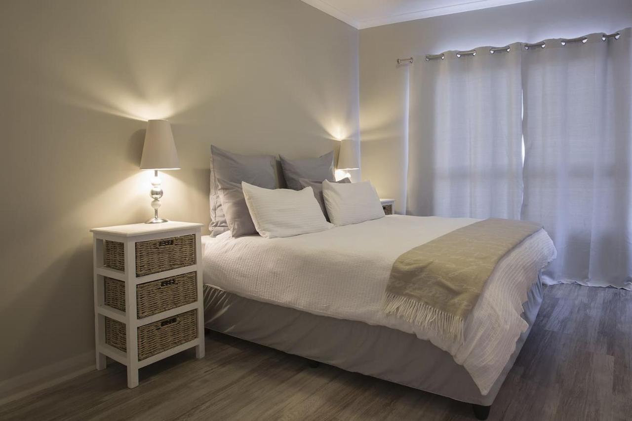 2 Bedroom Apartment With Breathtaking Views! Città del Capo Esterno foto