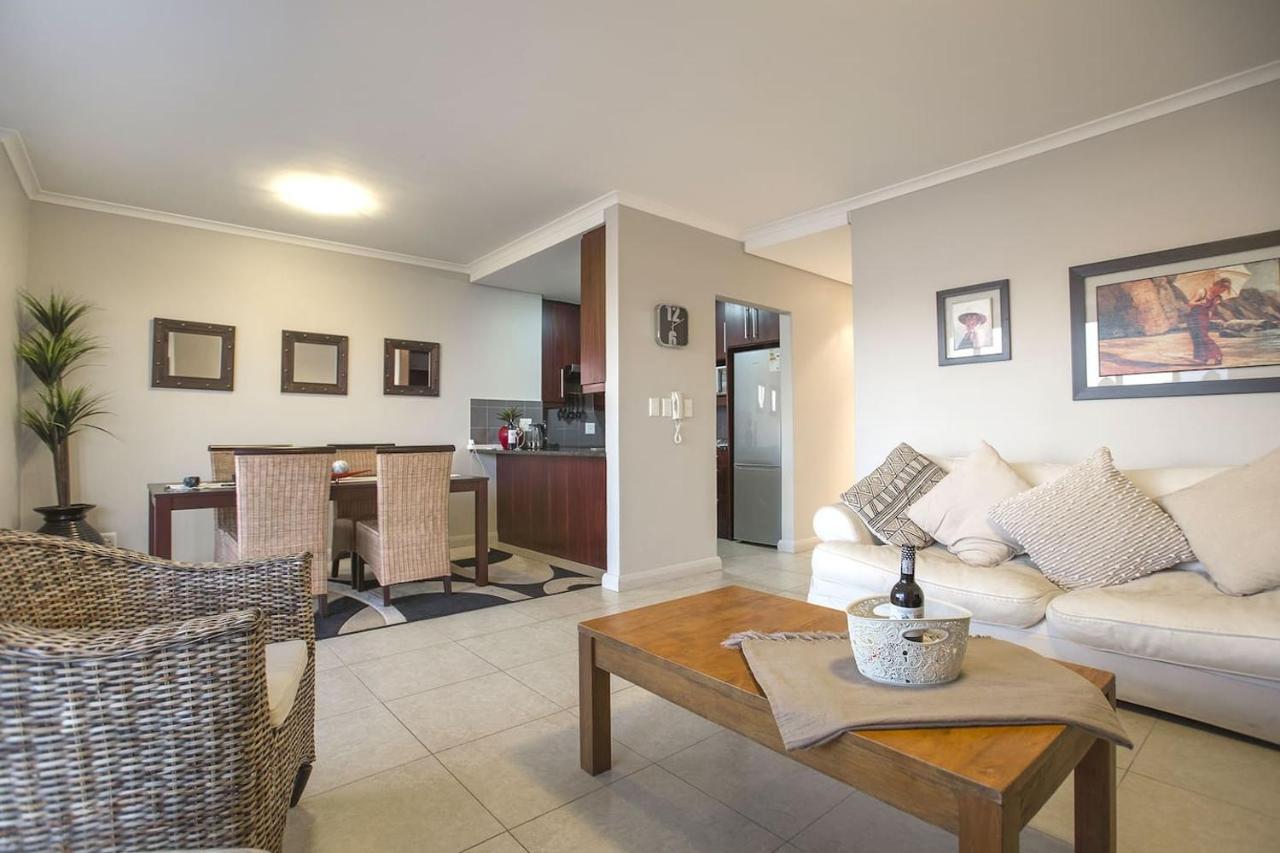 2 Bedroom Apartment With Breathtaking Views! Città del Capo Esterno foto