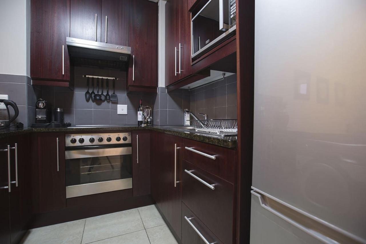 2 Bedroom Apartment With Breathtaking Views! Città del Capo Esterno foto